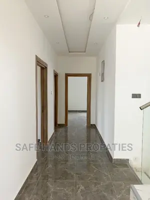 5bdrm Mansion in Nmai-Dzorn for sale