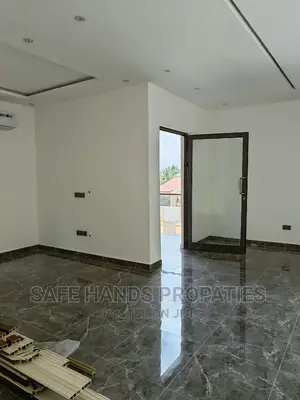 5bdrm Mansion in Nmai-Dzorn for sale