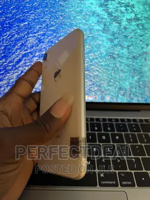 New Apple iPhone XR 64 GB White