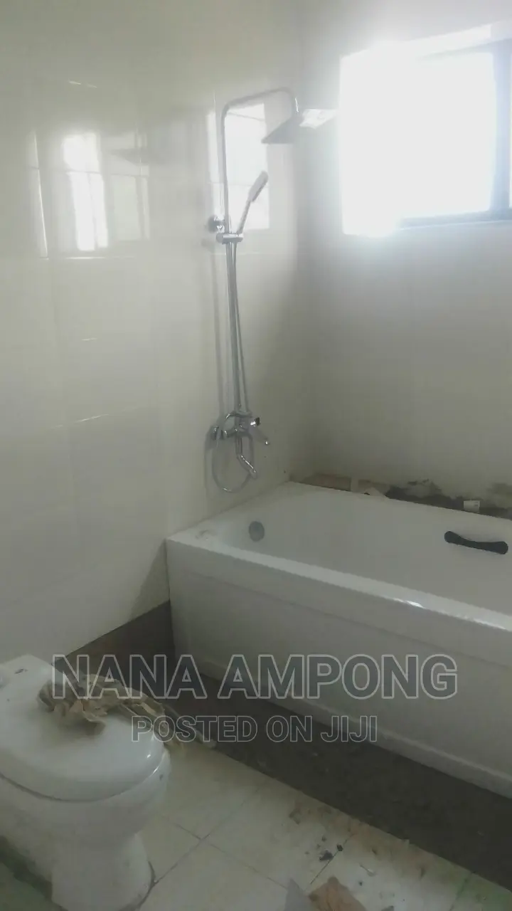 Nana Ampong