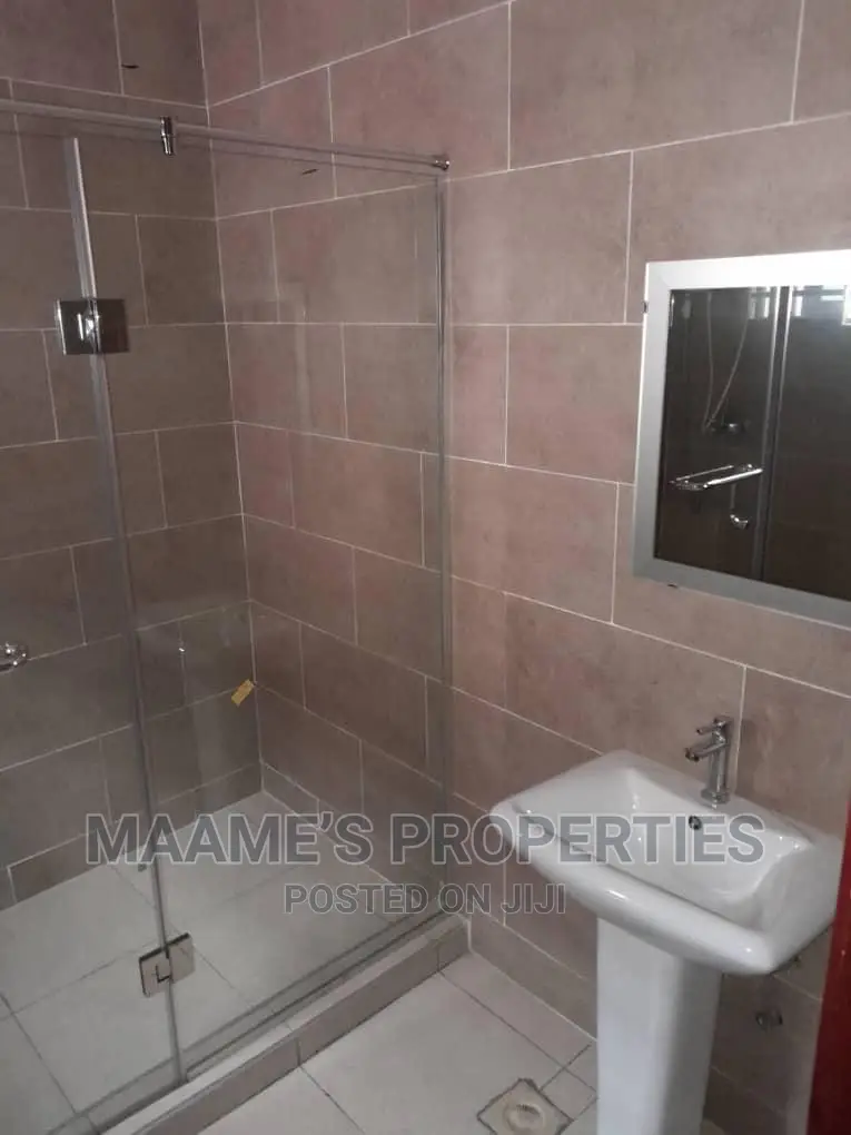 3bdrm Duplex in Maame’S Properties, Achimota for rent