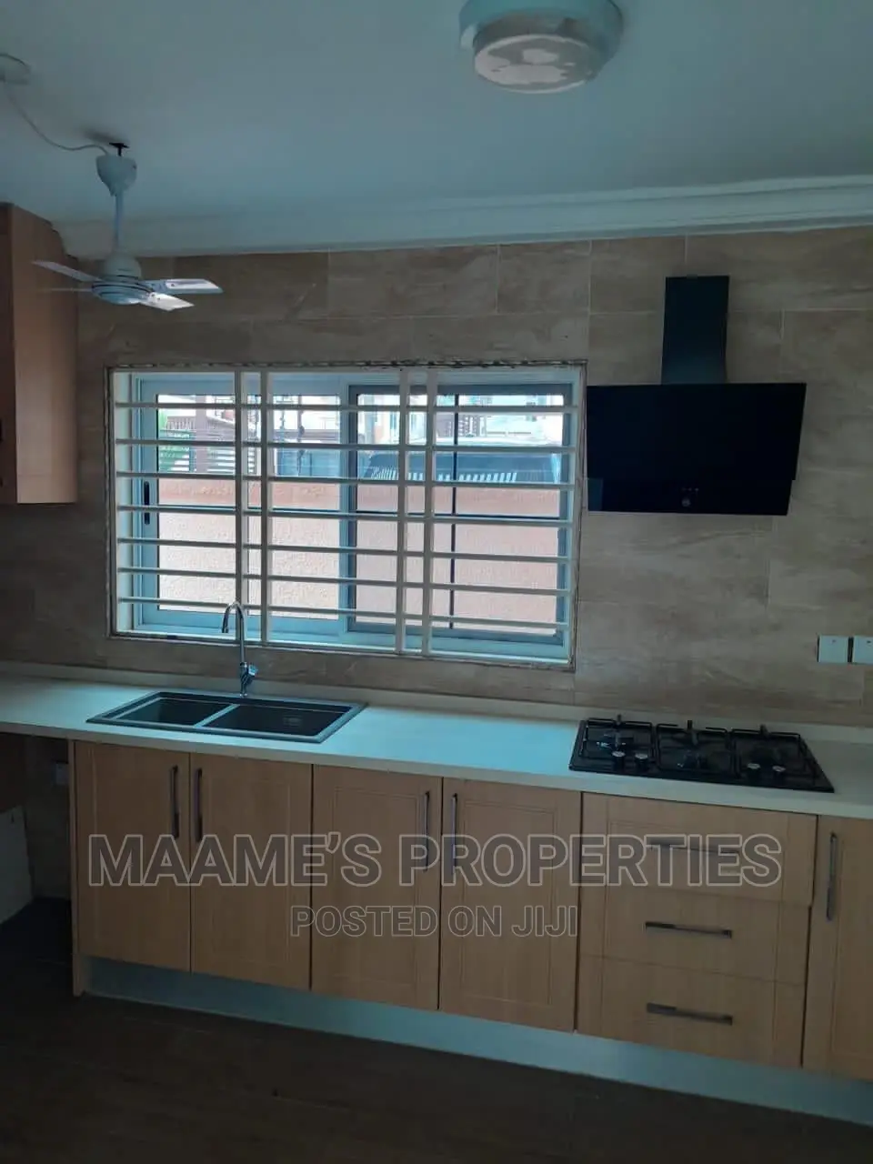 3bdrm Duplex in Maame’S Properties, Achimota for rent