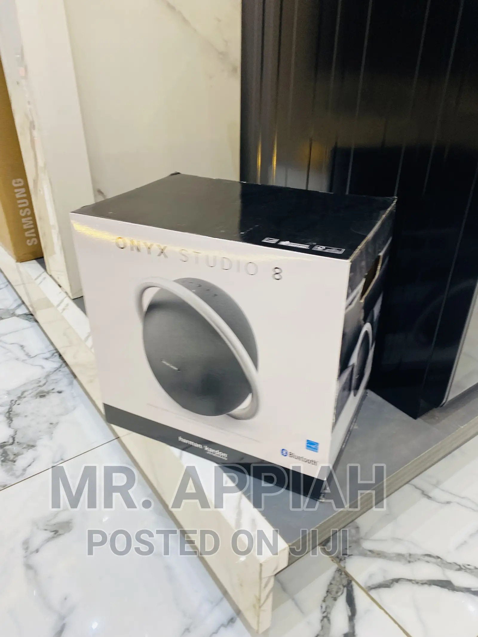 Nice Design Onyx Studio 8 Bluetooth Speaker(Harman Kardon)