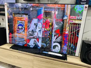 Samsung UHD Smart 65”Au7092 High Resolution Display