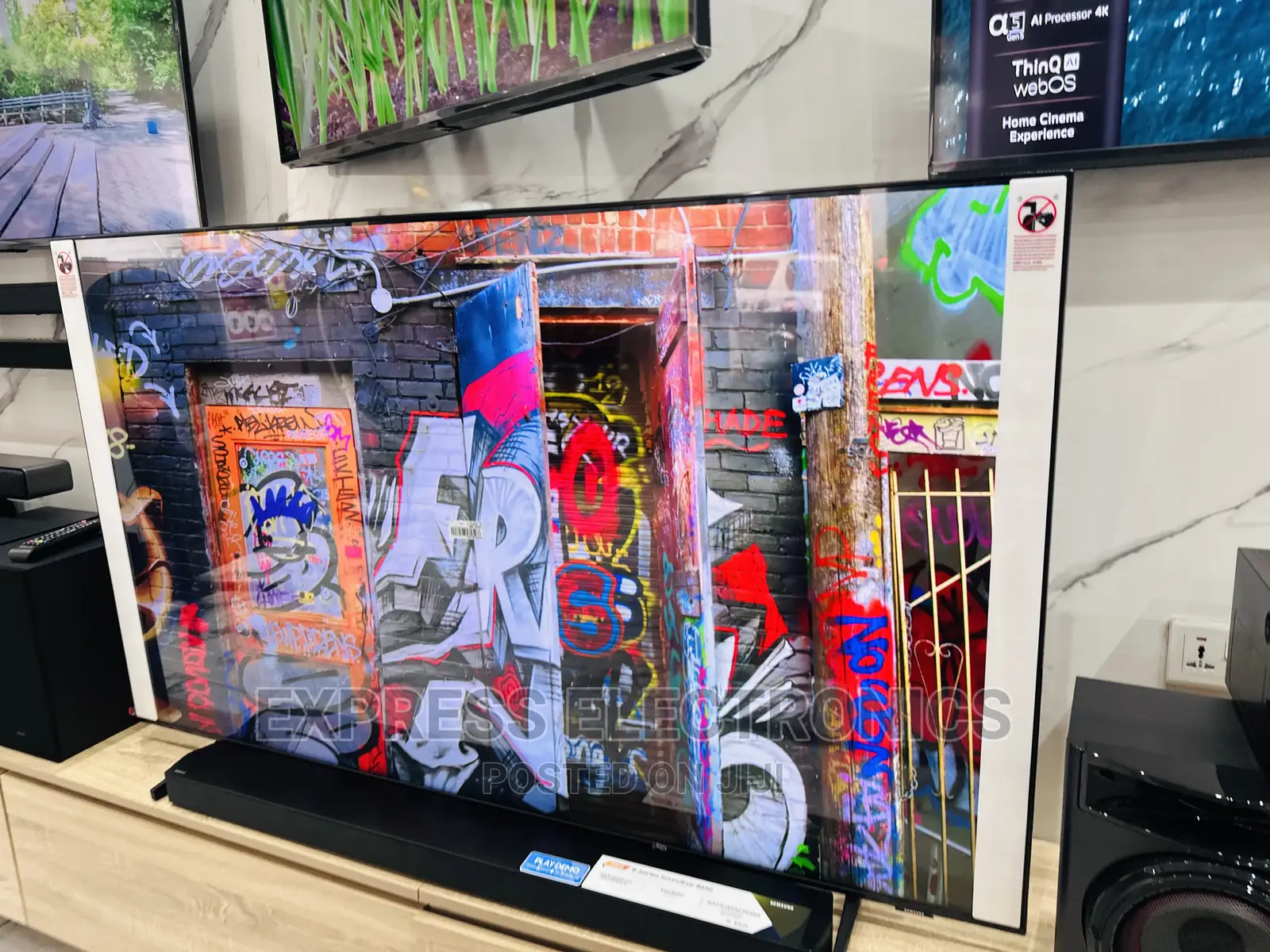 Super High Quality Samsung UHD Display 65”Au7172 Tv 
