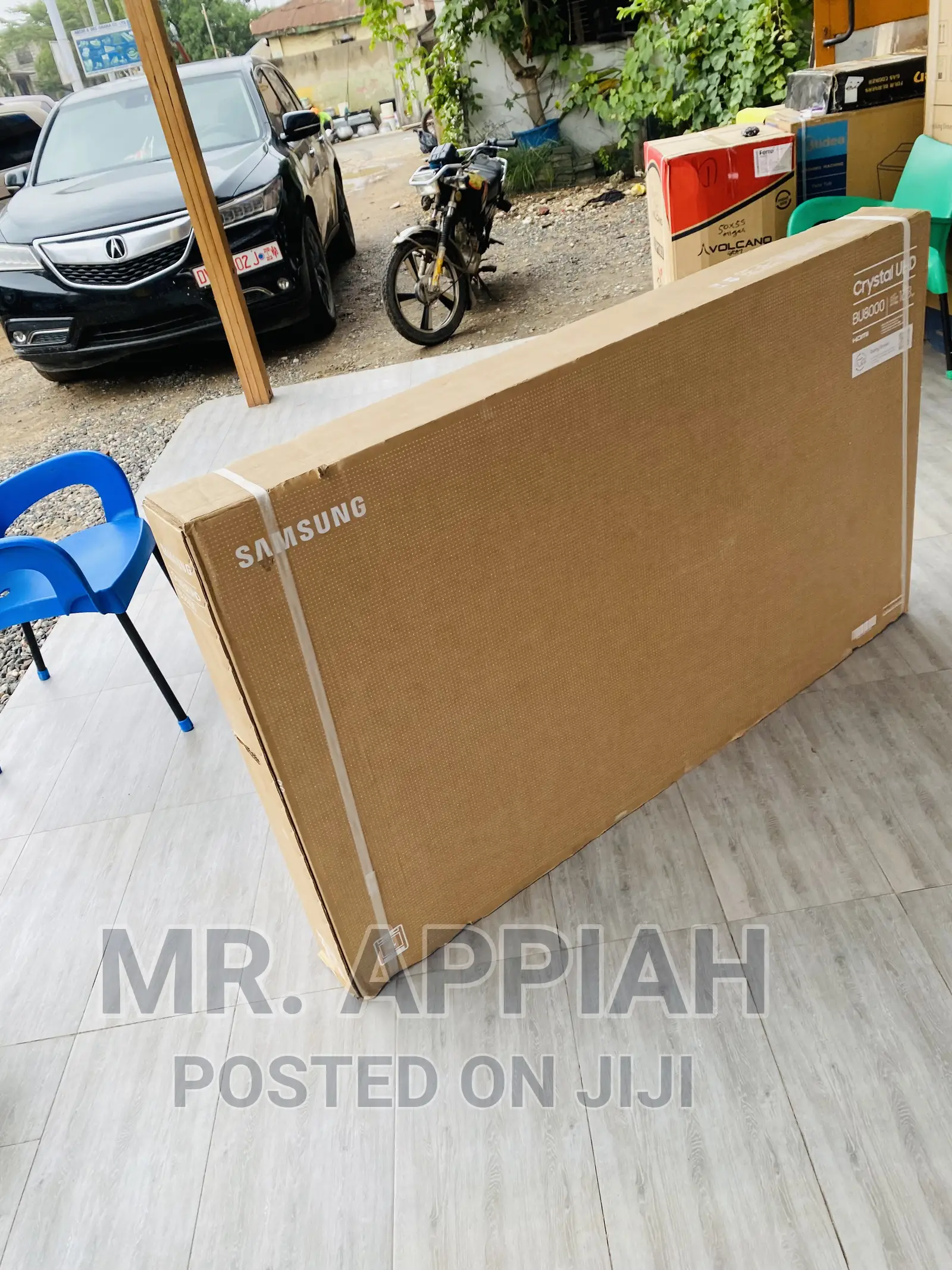 Slim Black Samsung 65 Inch Crystal Uhd LED Tv(65AU7172)