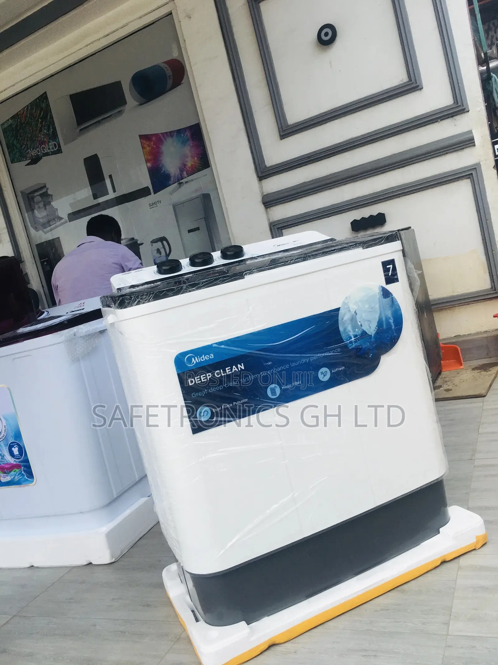 Semiautomatic Black/White Topload Washingmachine 7kg Midea