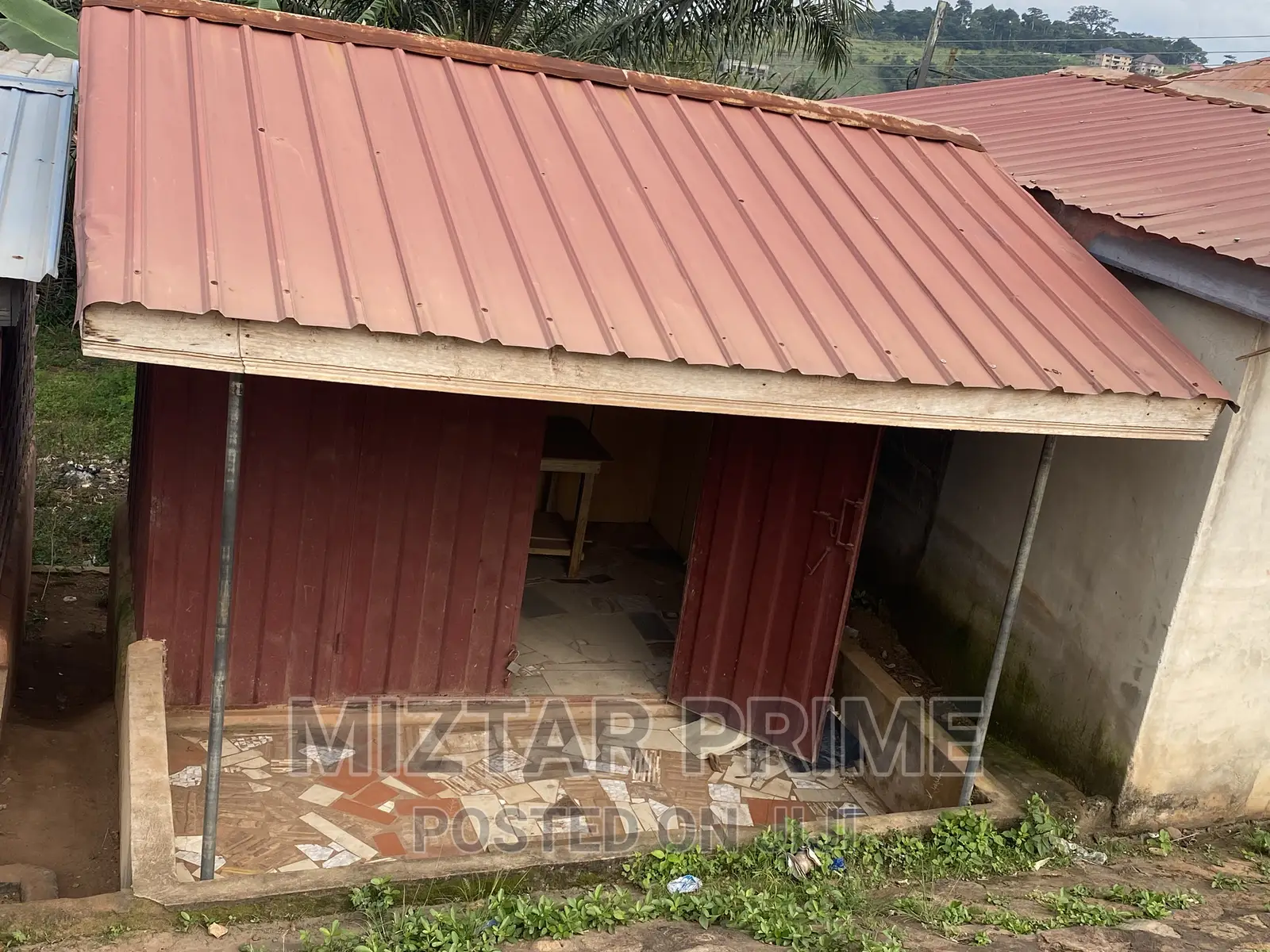 Newly-Built Store Container