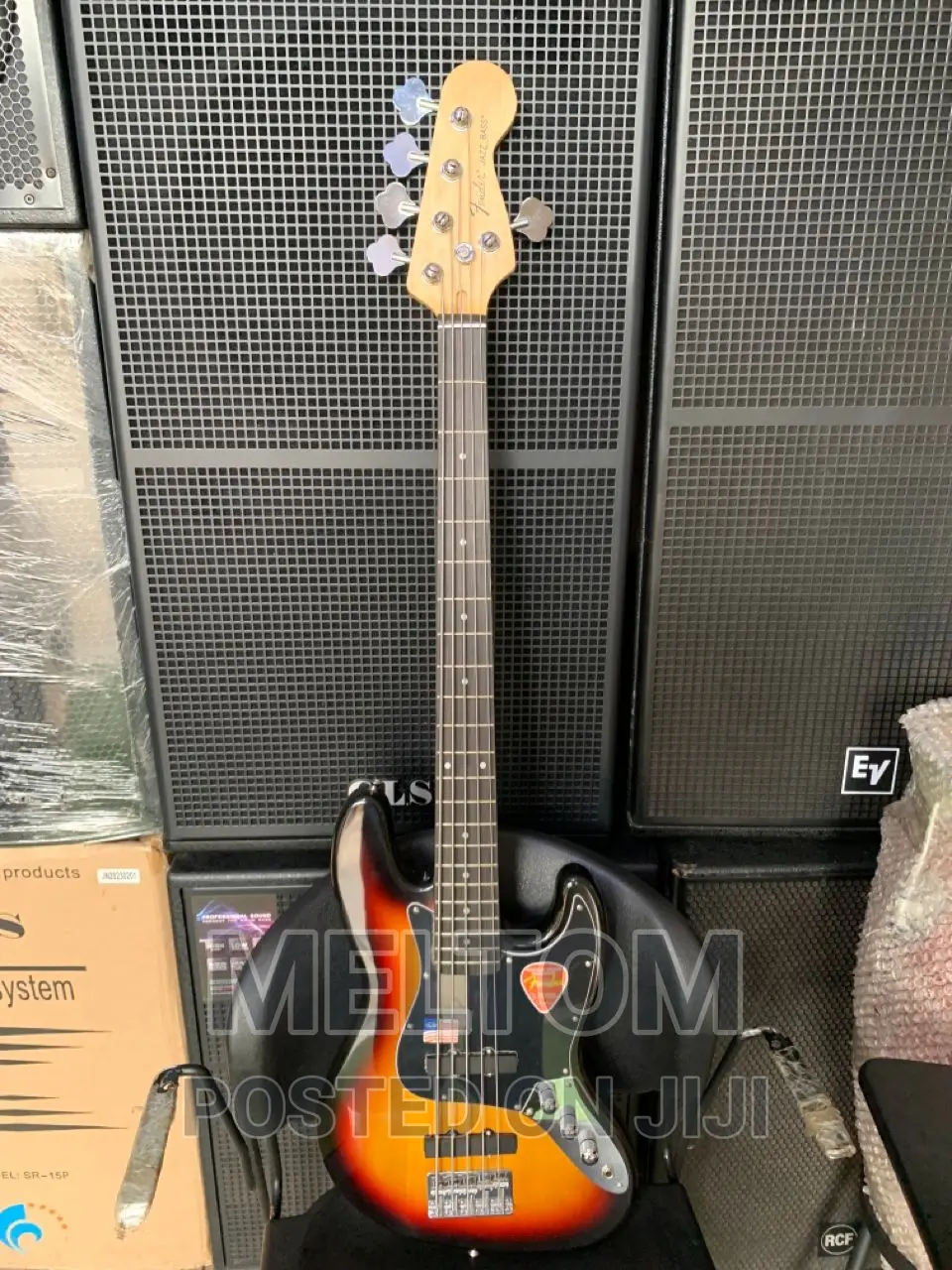 Fender Jazz Bass Guitar (5 Strings)
