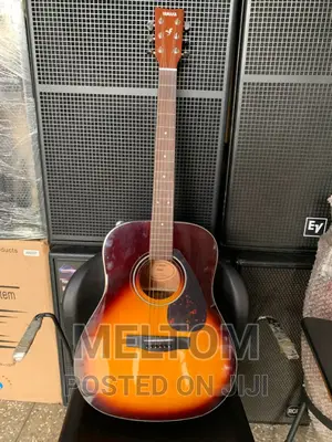 Yamaha Acoustic Guitar (6 Strings)