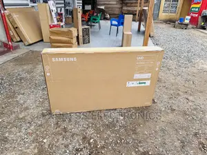 Crisper Dialogue Samsung UHD Smart Samsung 55”Au7000
