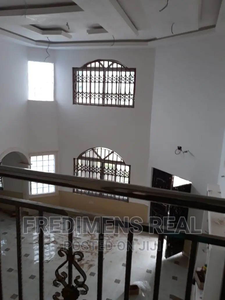 7bdrm House in Fredimens Real, Ejisu-Juaben Municipal for sale