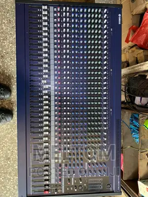 Yamaha Mg32/14fx 32channels Professional Mixer