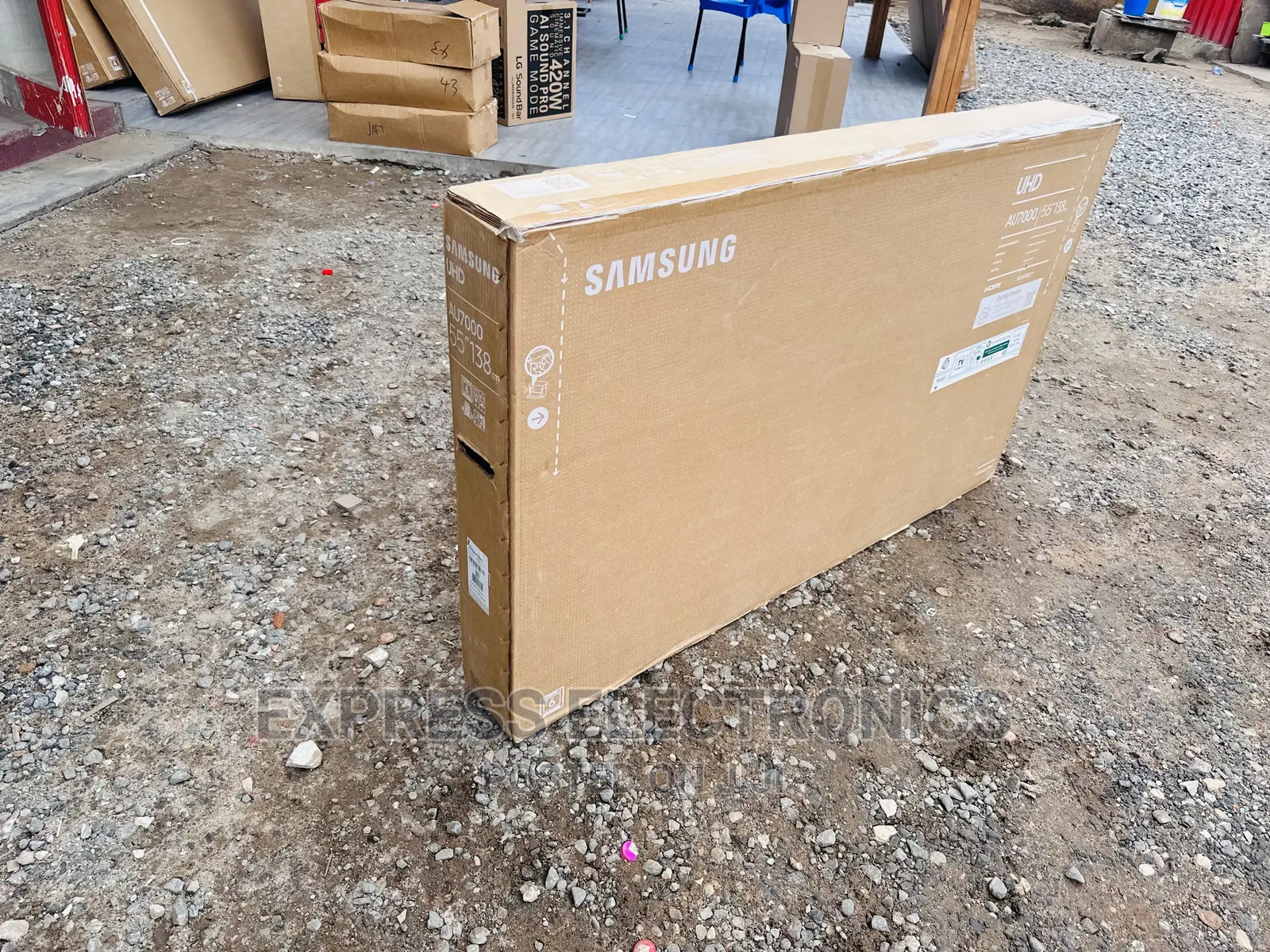 Elegant Black Samsung UHD Screen  55”Bu8000 Tv