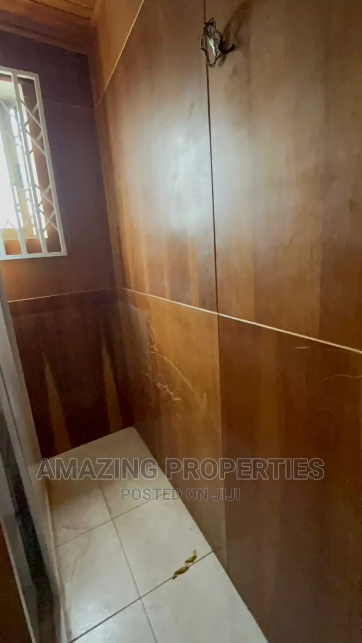 5bdrm House in East Legon for sale