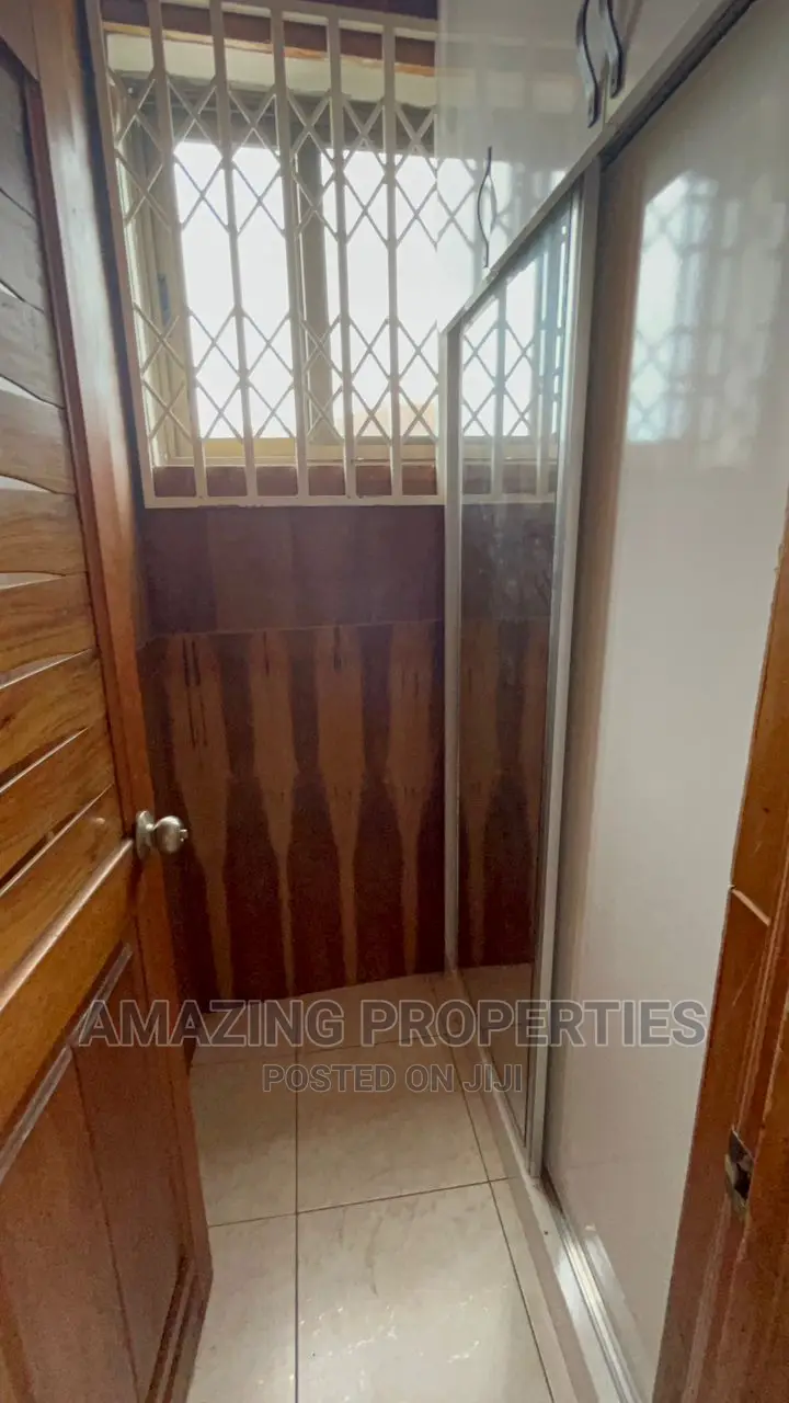5bdrm House in East Legon for sale