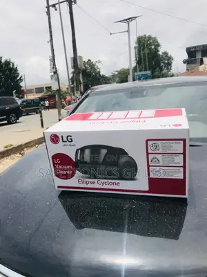 Affordable Electric 2000W Lg Vacuum Cleaner White/Red