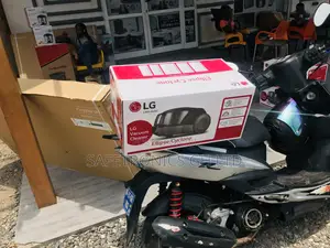 Design Red/White Electric Lg Vacuum Cleaner 2000W