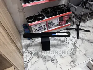 Unique Design Black Soundbar With Woofer B650