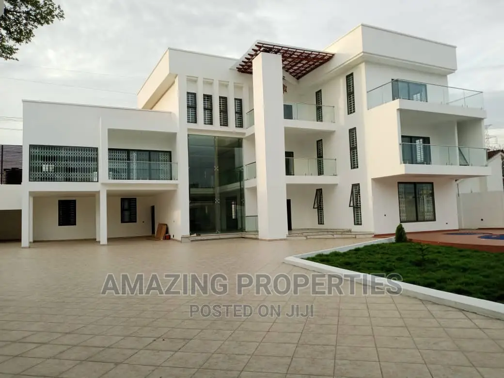 7bdrm House in East Legon for sale