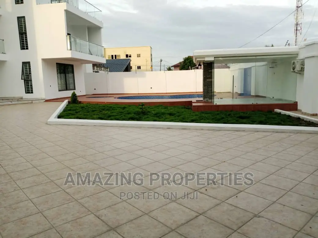 7bdrm House in East Legon for sale