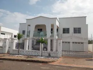 7bdrm House in Airport Residential Area for sale