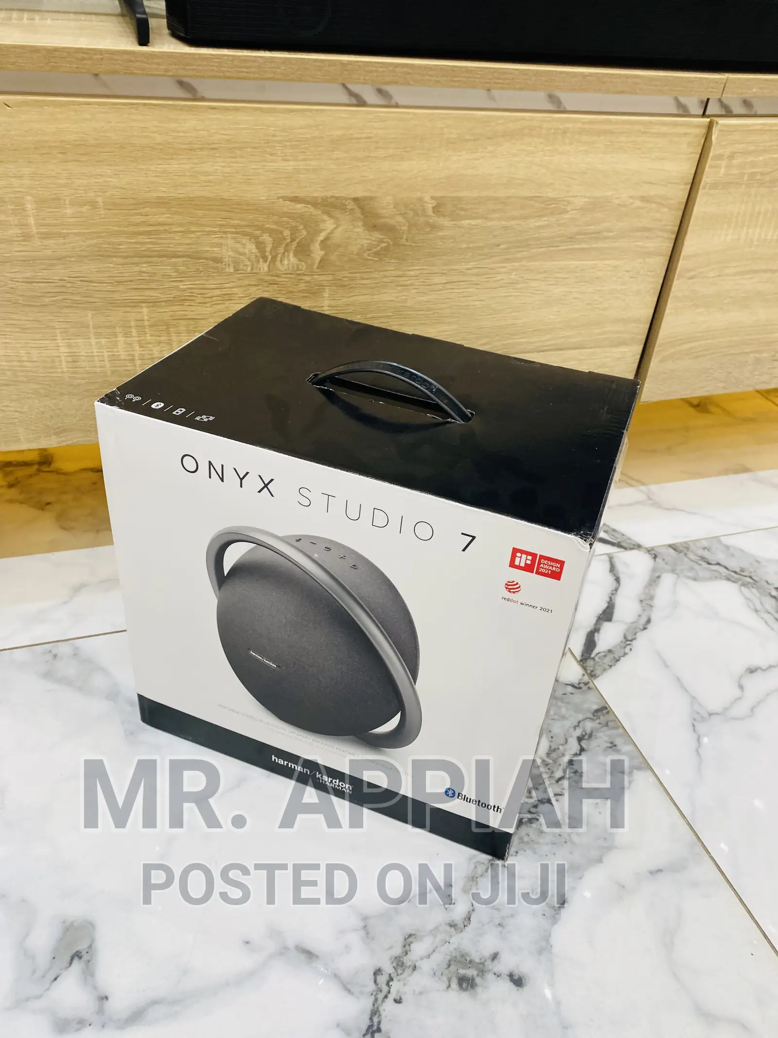 Heavy Sound Quality Harman Kardon Onyx 7 Bluetooth Speaker.