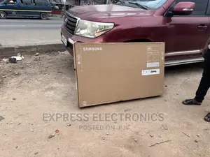 Samsung Uhd Smart 55”Bu8000 Glossy Display Tv