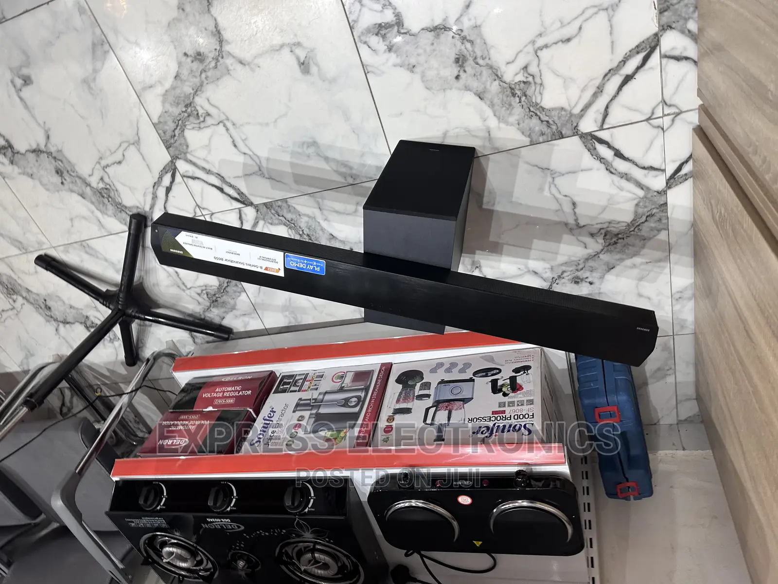 Interesting People Should Call for A450 Soundbar With Woofer