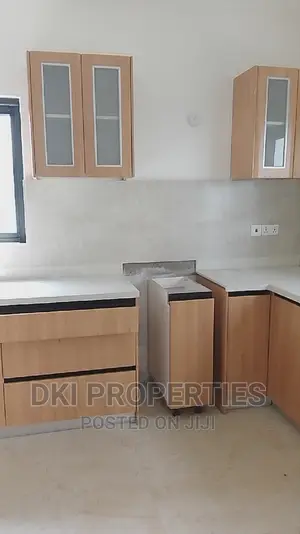 3bdrm House in Dki Properties, Oyibi for sale