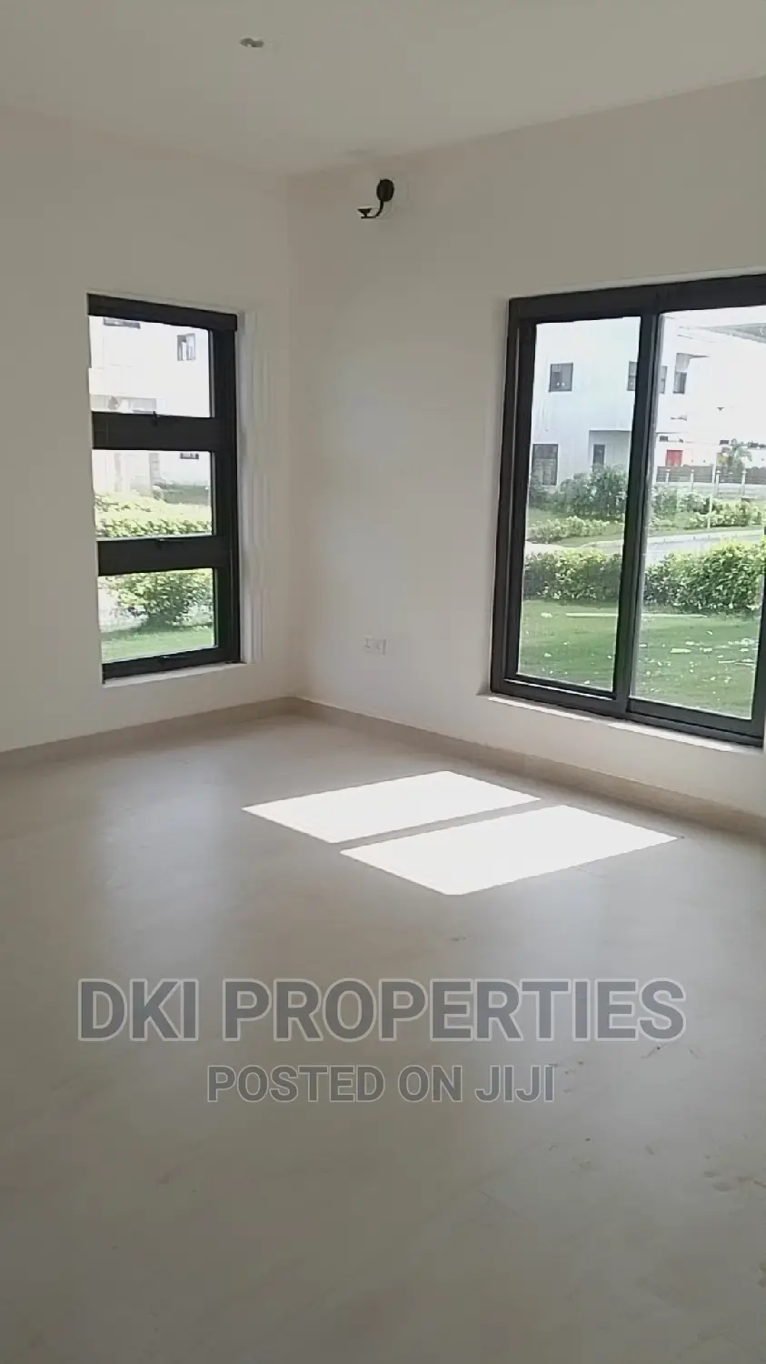 3bdrm House in Dki Properties, Oyibi for sale