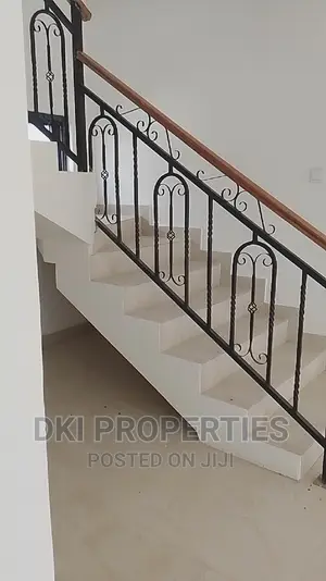3bdrm House in Dki Properties, Oyibi for sale