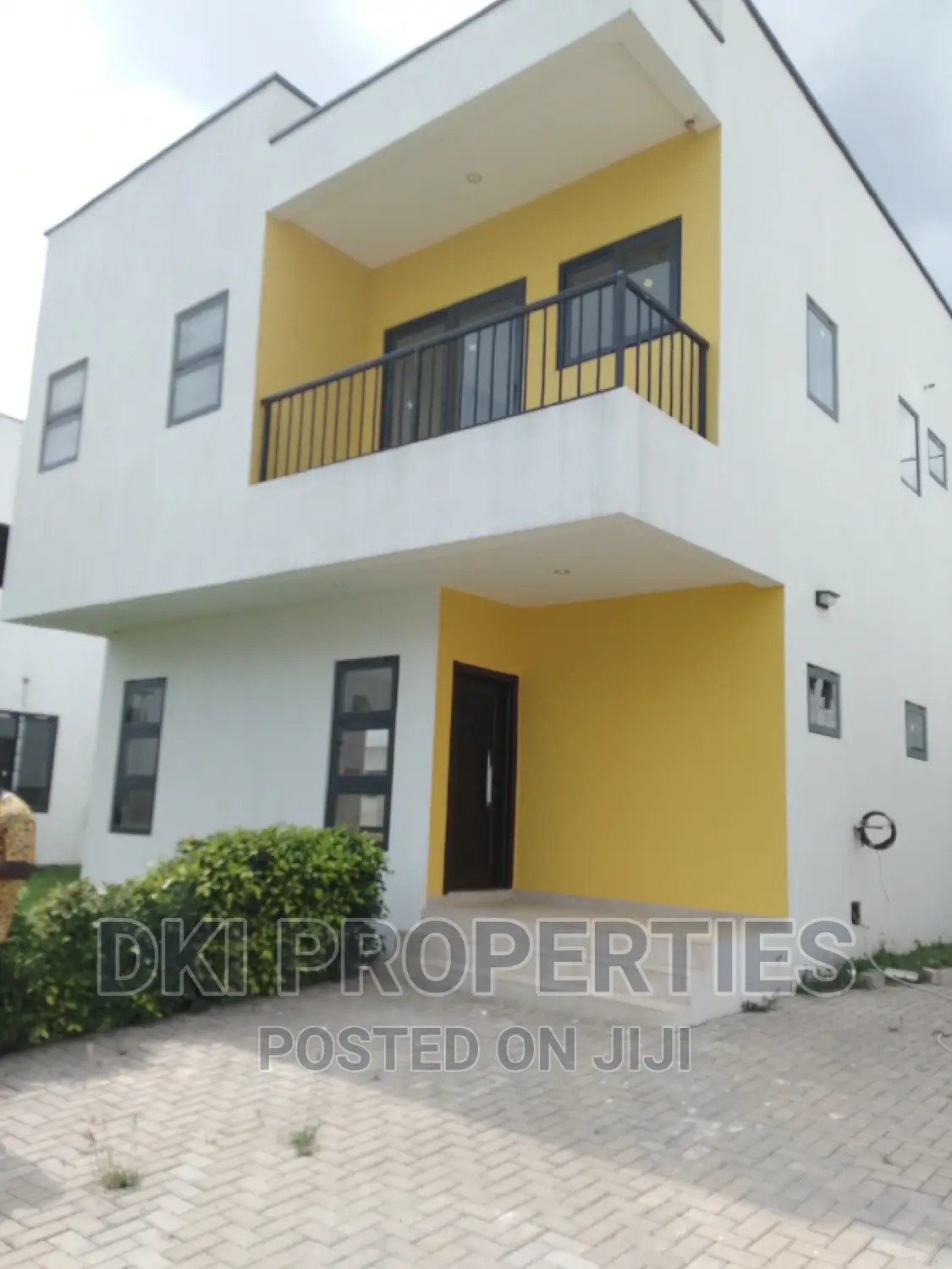 3bdrm House in Dki Properties, Oyibi for sale