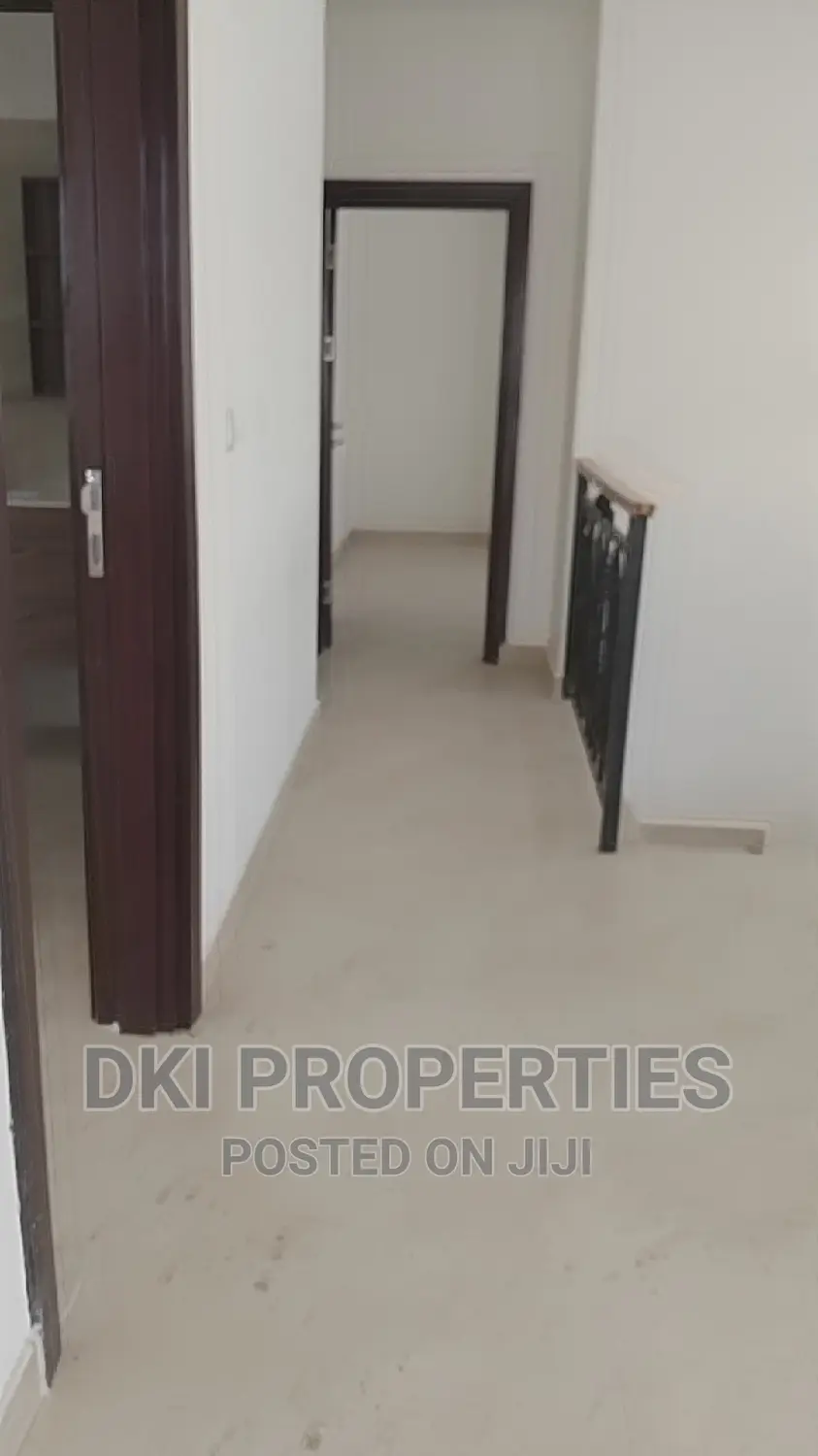 3bdrm House in Dki Properties, Oyibi for sale