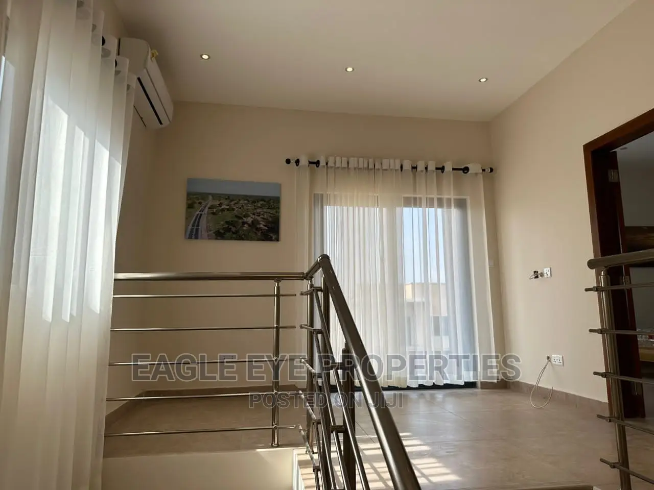4bdrm Townhouse/Terrace in Oyarifa for sale