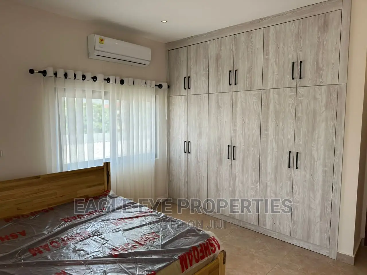 4bdrm Townhouse/Terrace in Oyarifa for sale