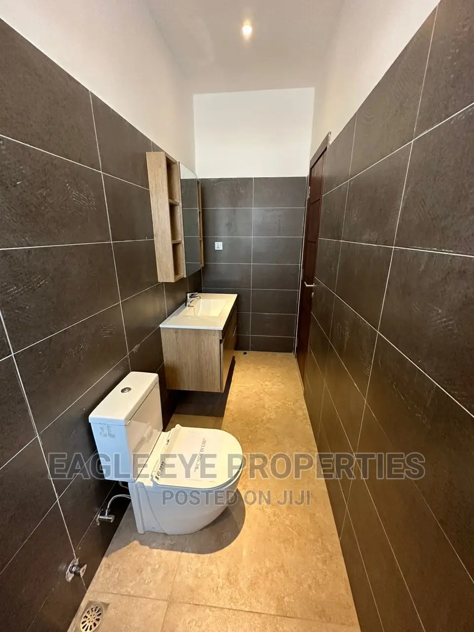 4bdrm Townhouse/Terrace in Oyarifa for sale