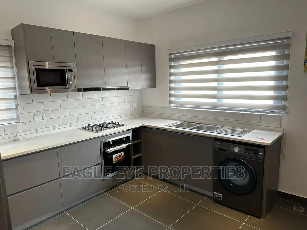 4bdrm Townhouse/Terrace in Oyarifa for sale