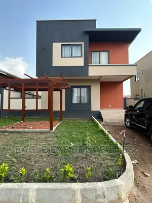 4bdrm Townhouse/Terrace in Oyarifa for sale