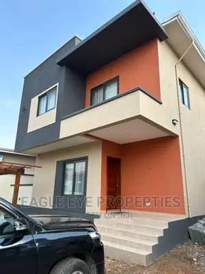 4bdrm Townhouse/Terrace in Oyarifa for sale
