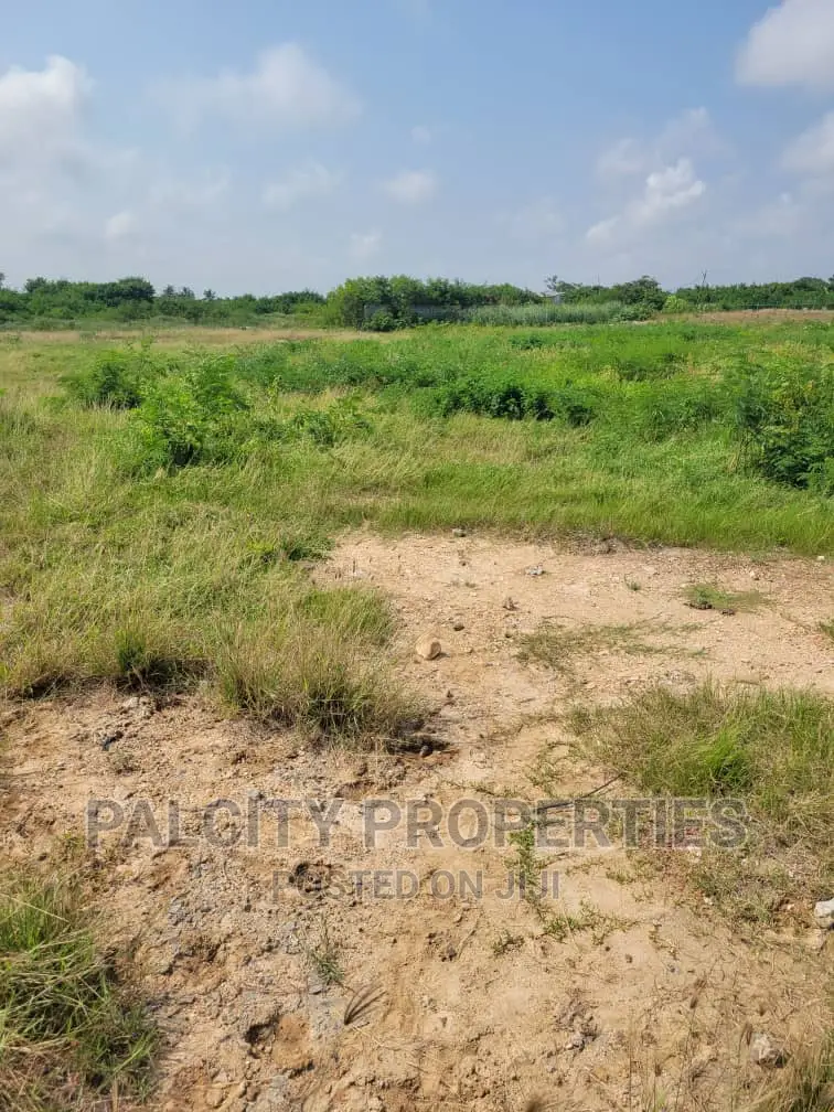 100 Acres of Farm Land for Sale at Kumawu Area