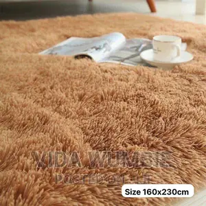 "Fluffy Carpets Available in Various Colors and Sizes!" (160/230cm)