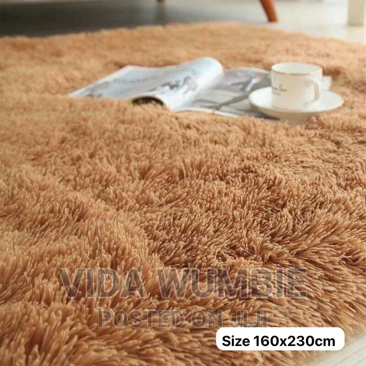 "Fluffy Carpets Available in Various Colors and Sizes!" (160/230cm)