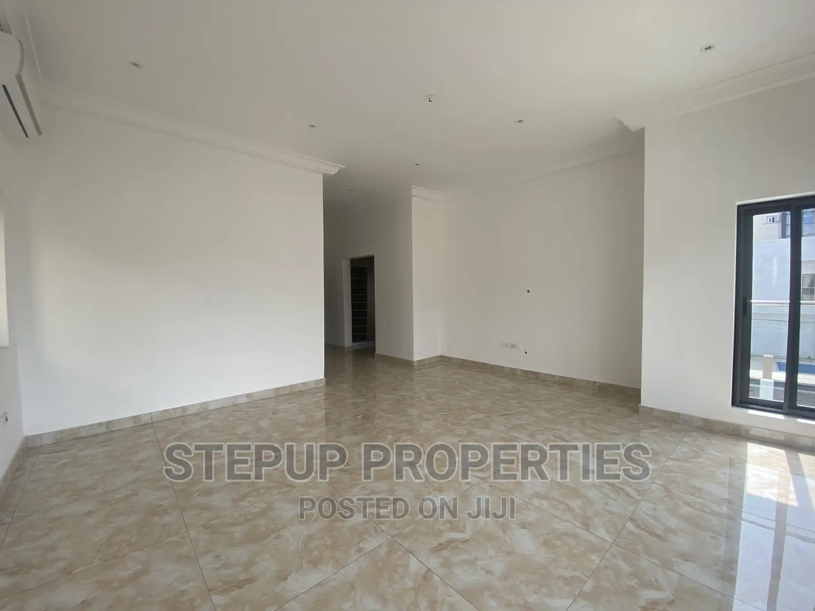 4bdrm Mansion in American House, East Legon for sale