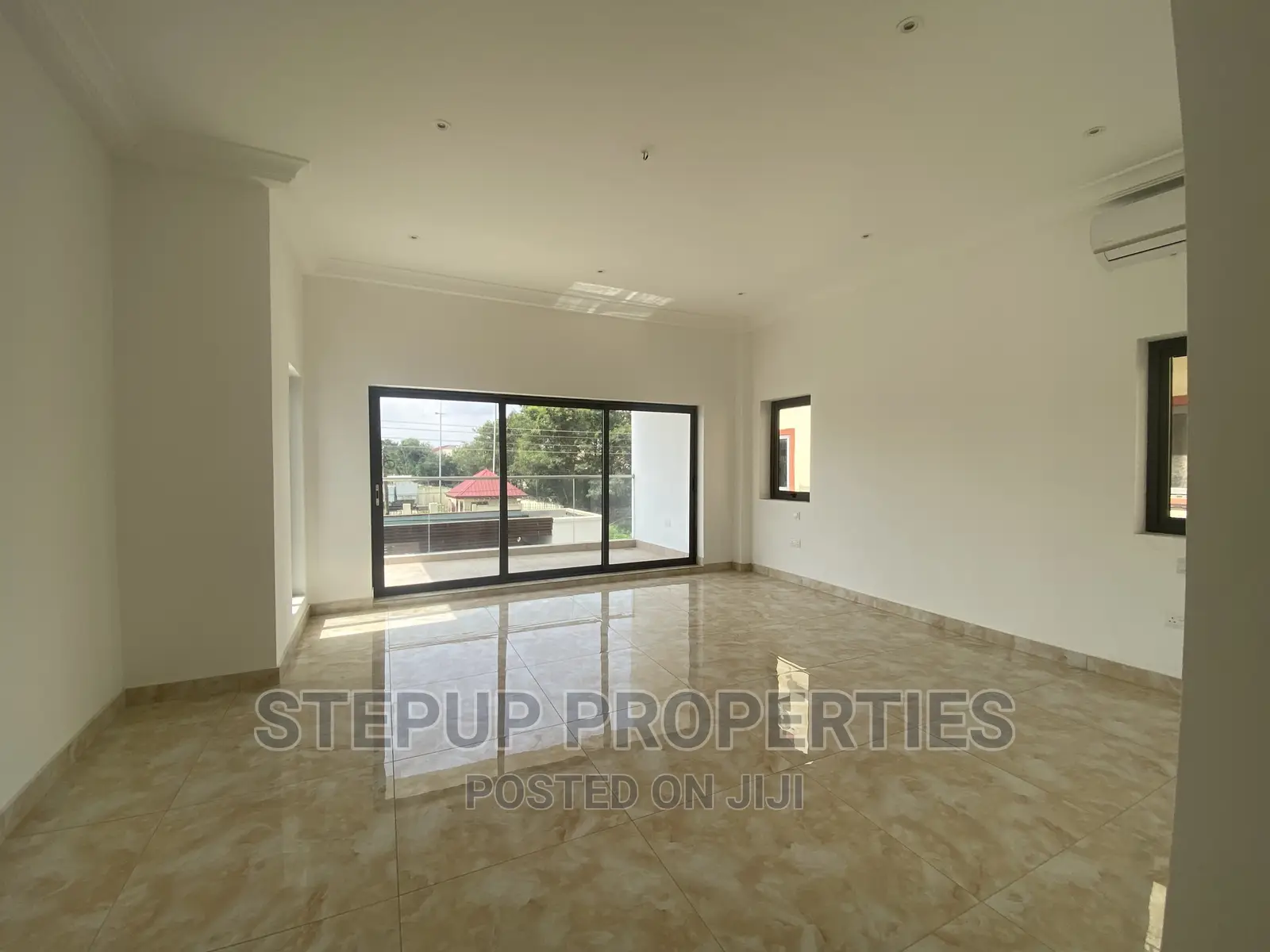 4bdrm Mansion in American House, East Legon for sale