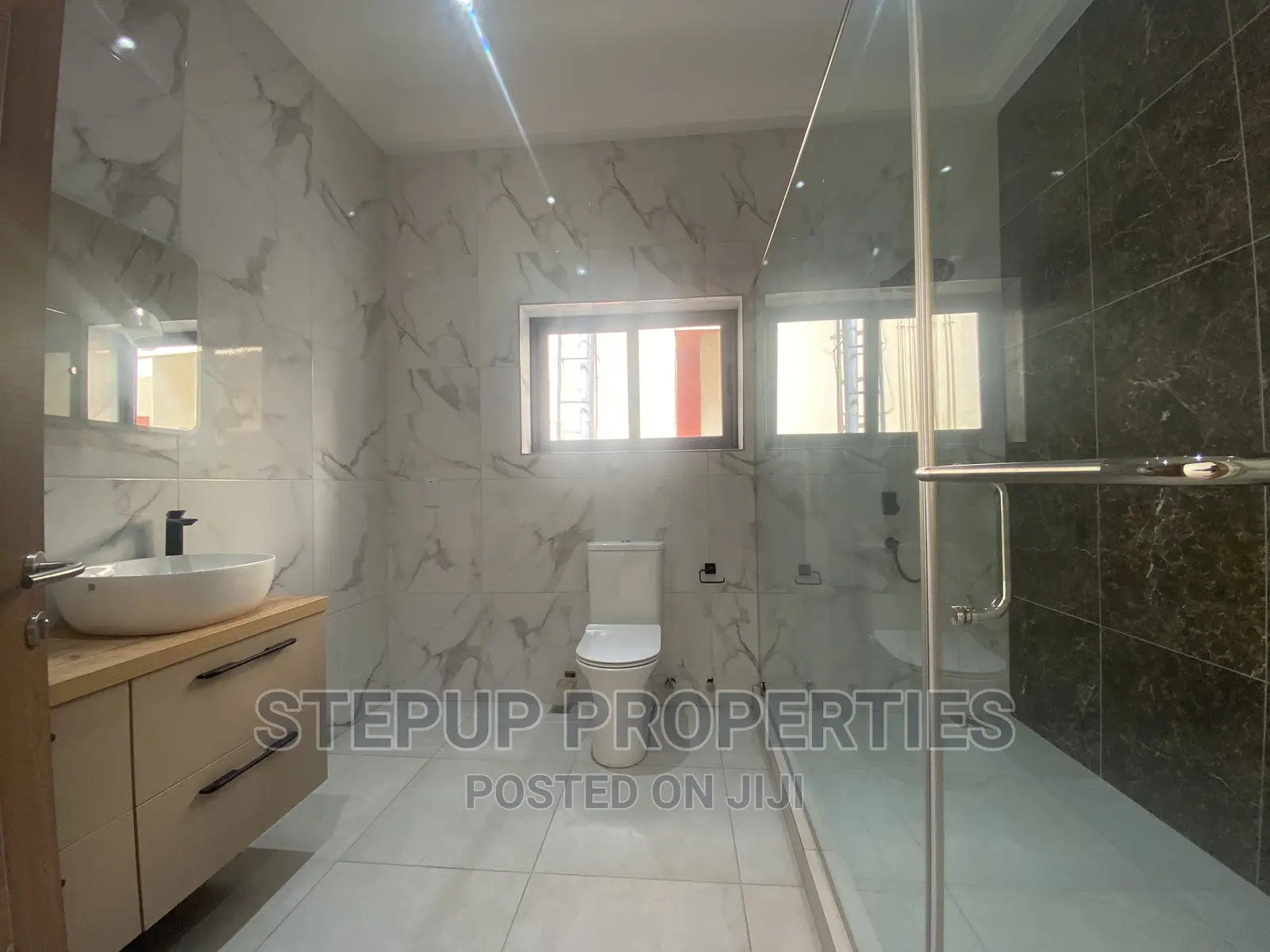 4bdrm Mansion in American House, East Legon for sale
