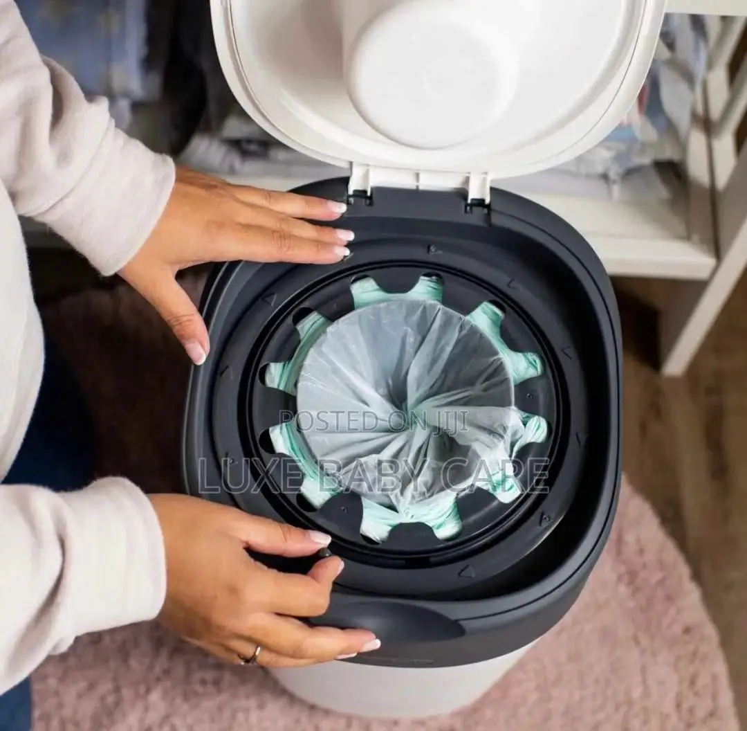 Tommee Tippee Click and Twist Nappy Disposal System