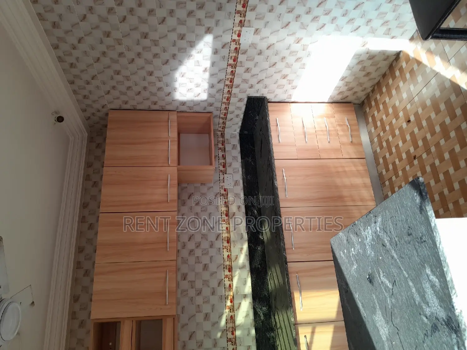 5bdrm Maisonette in Ofankor for rent