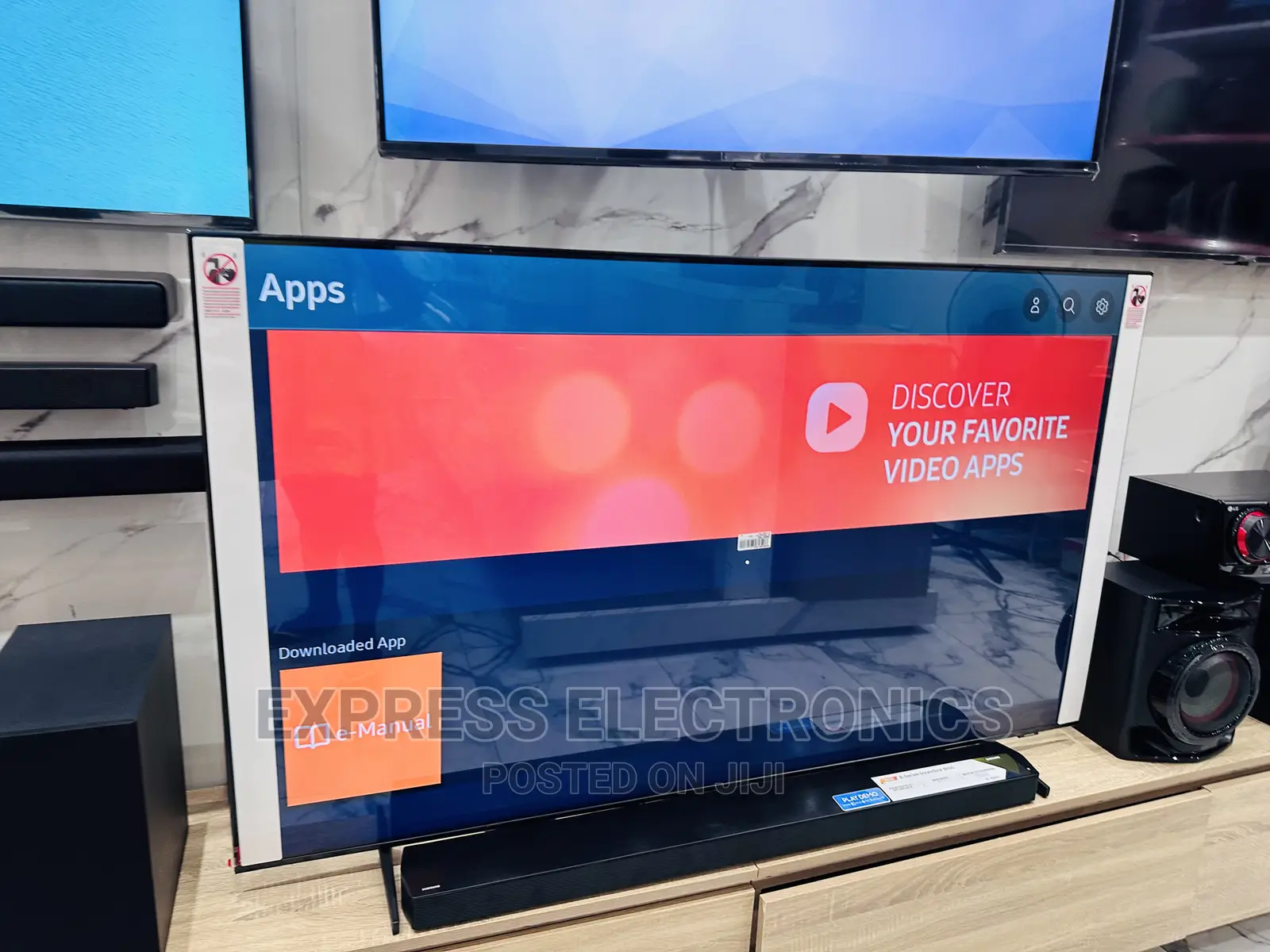 Enjoy  Netflix on Smart Samsung 75”Bu80000 UHD Screen