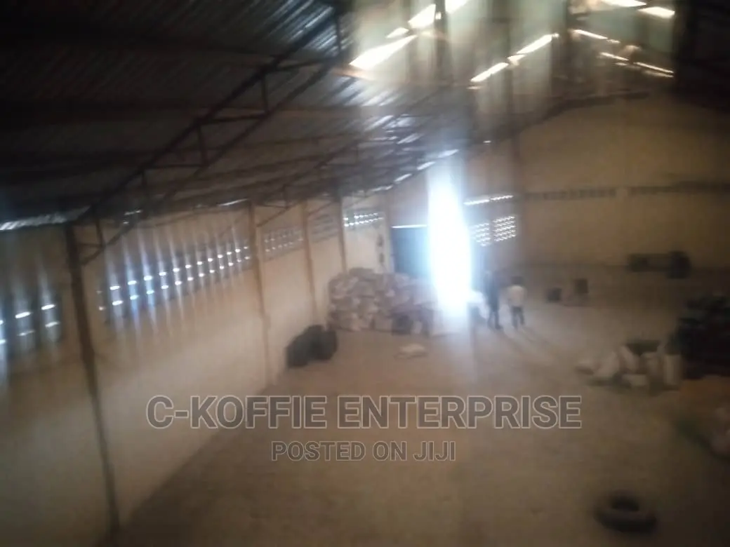 700 SQM Warehouse at Achimota for Rent